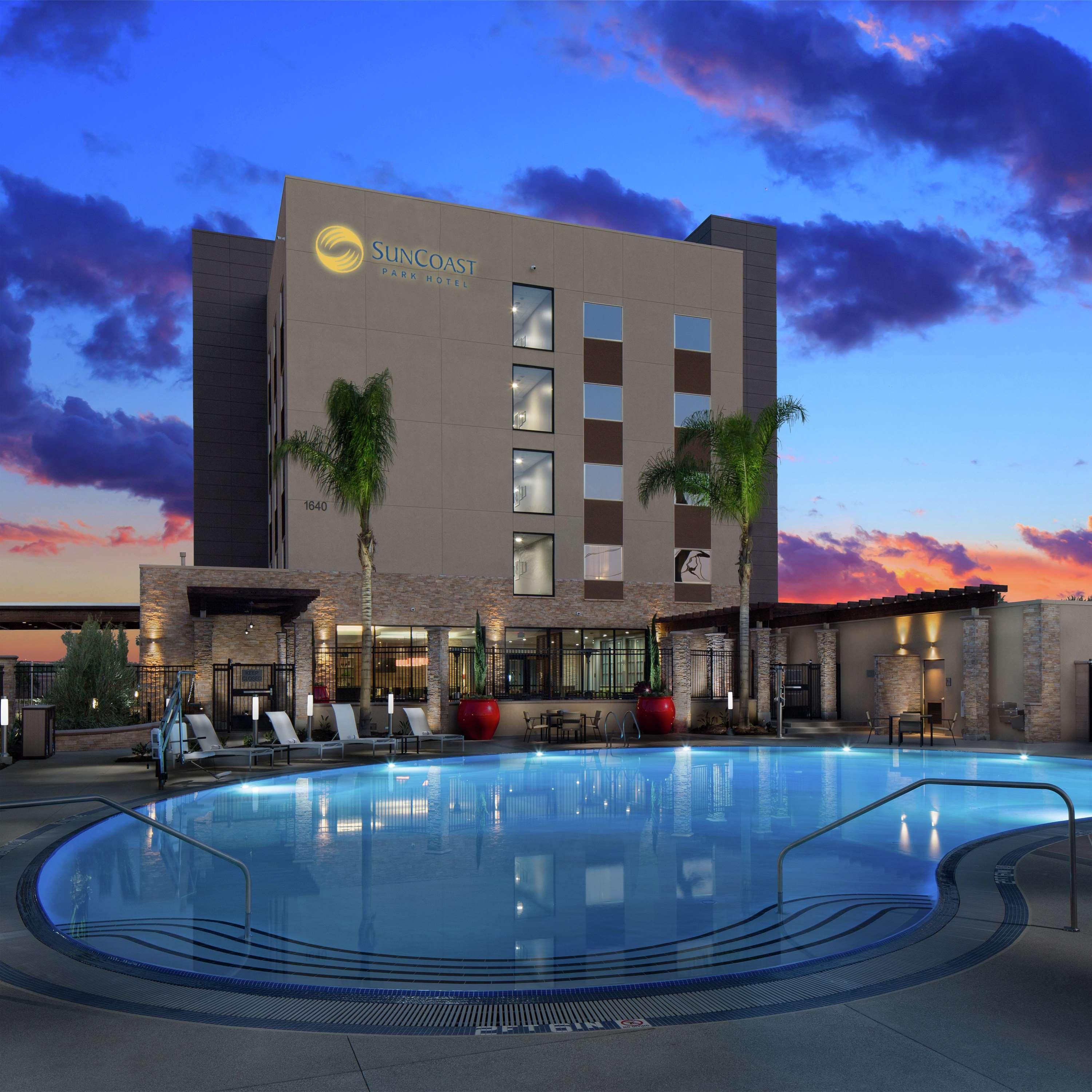 Suncoast Hotel Anaheim, Tapestry Collection By Hilton Εξωτερικό φωτογραφία