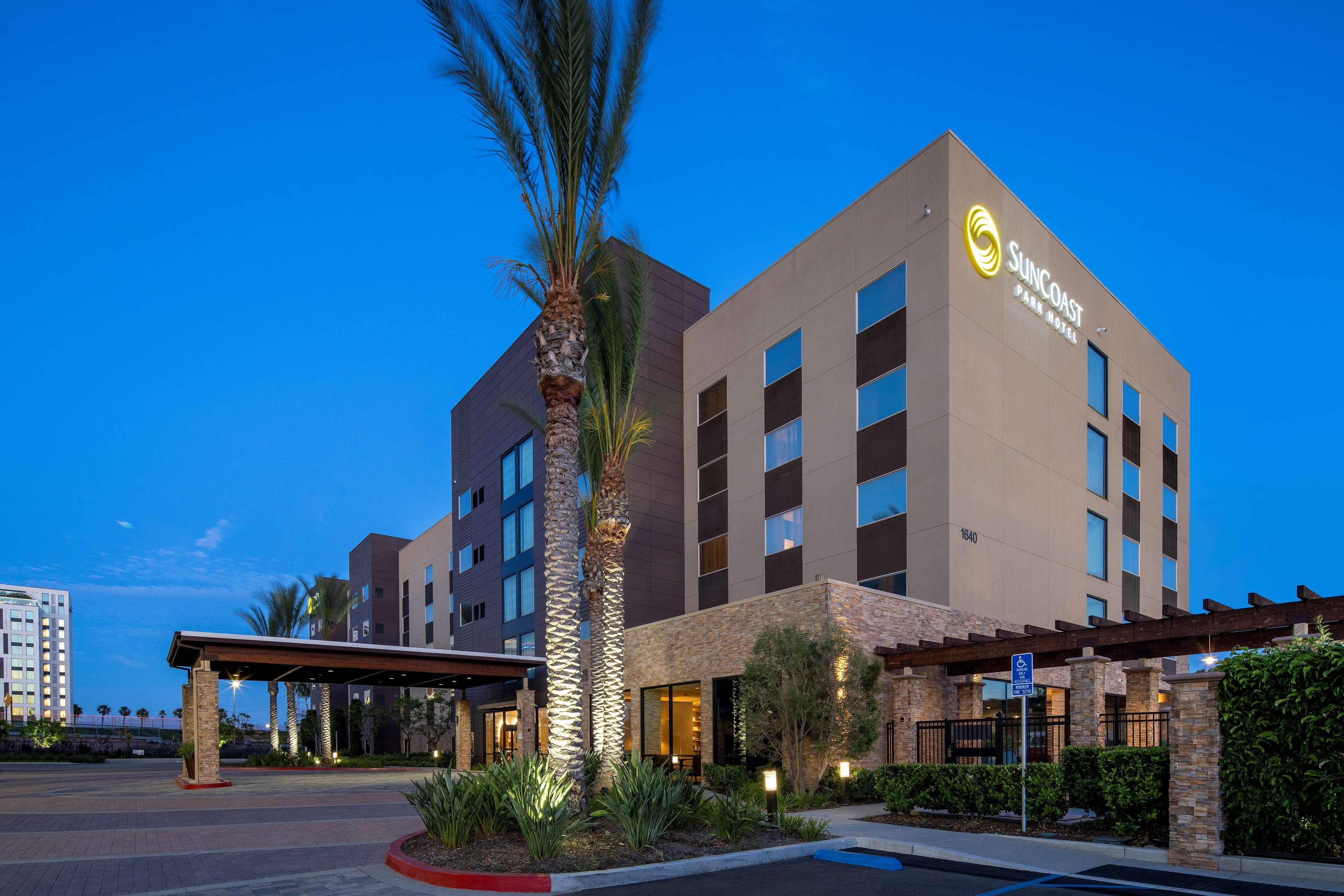 Suncoast Hotel Anaheim, Tapestry Collection By Hilton Εξωτερικό φωτογραφία
